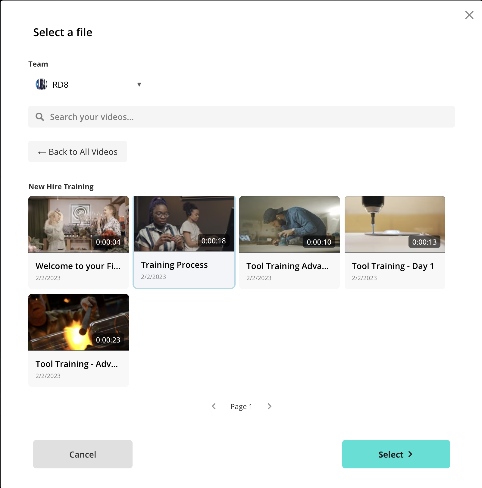 Ein modales Fenster, das ein ausgewähltes ZenVideo -Teamkonto und Vorschaubilder von Videos aus einem ZenVideo Konto zeigt. Ein Button Auswählen befindet sich in der unteren rechten Ecke.