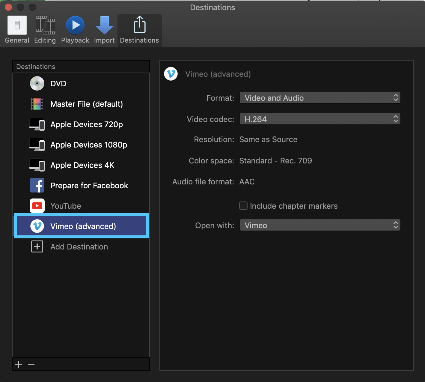 Captura de tela mostrando o menu de destinos no Final Cut. O painel esquerdo tem vários destinos para onde você pode exportar seu vídeo. O Vimeo ( advanced) está selecionado como destino no painel esquerdo. O painel direito mostra as configurações de exportação do Vimeo (avançadas).