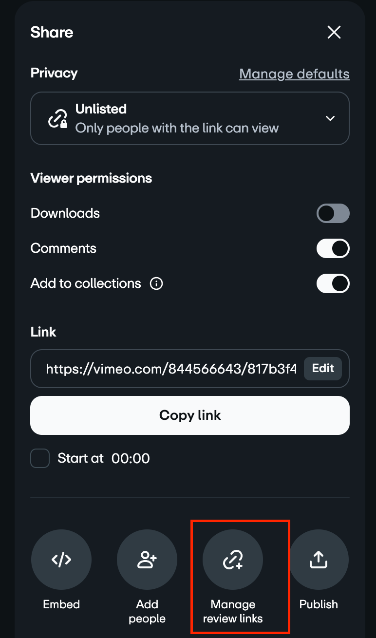 Una captura de pantalla del menú Compartir de Vimeo que muestra la configuración de privacidad, los permisos de los espectadores, el enlace del video y el botón Administrar enlaces de revisión resaltado con un cuadro rojo.