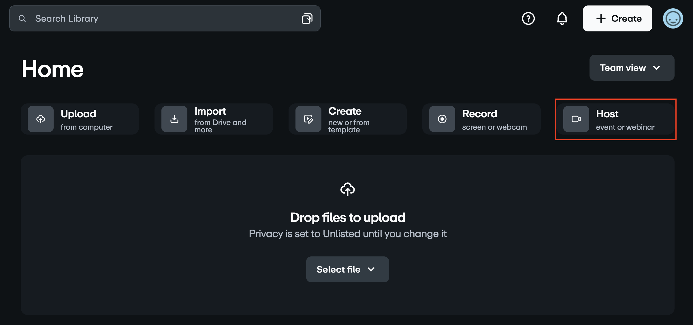 A tela inicial do Vimeo mostrando um menu de ação rápida com opções para "Carregamento", " Importar", "Criar", "Gravar" e "Hospedar", com o botão “Hospedar” em destaque.